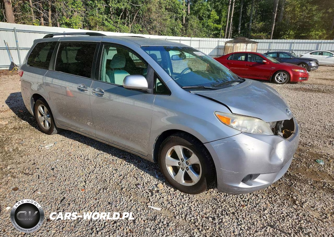 2015 Toyota Sienna Le VIN:5TDKK3DC0FS621642 - 4