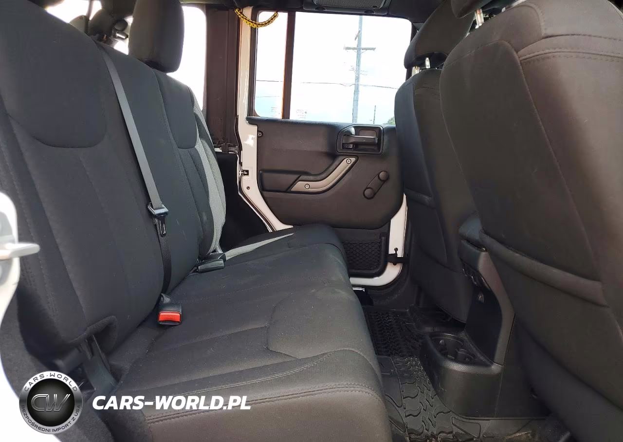 2016 Jeep Wrangler Unlimited Sport VIN:1C4BJWDG2GL324222 - 11