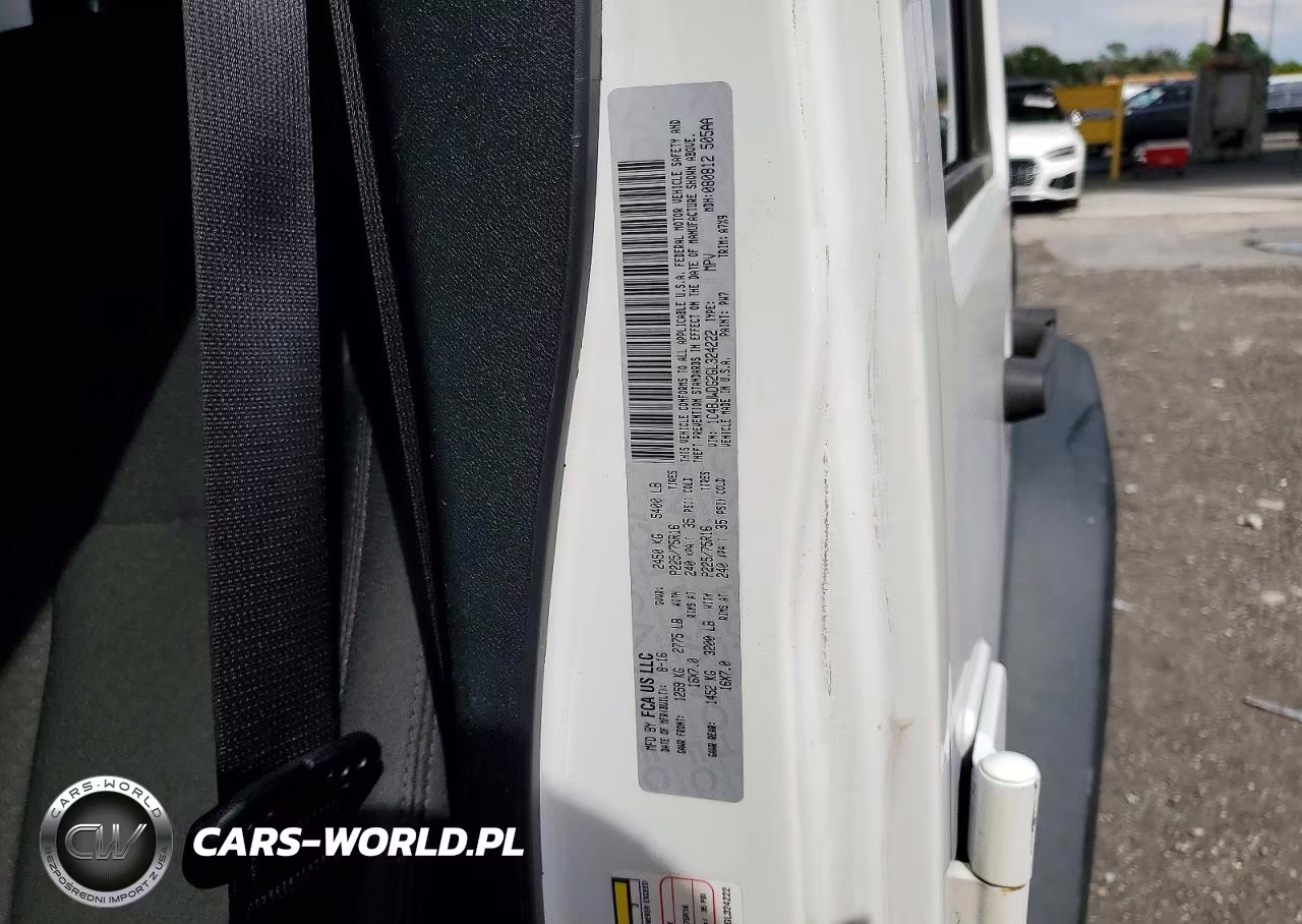 2016 Jeep Wrangler Unlimited Sport VIN:1C4BJWDG2GL324222 - 14