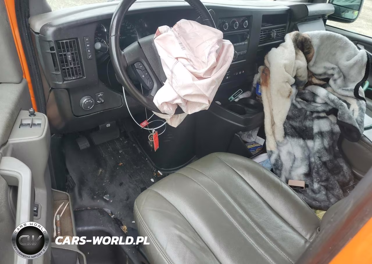 2022 Chevrolet Express G2500 VIN:1GCWGAFP7N1215764 - 8