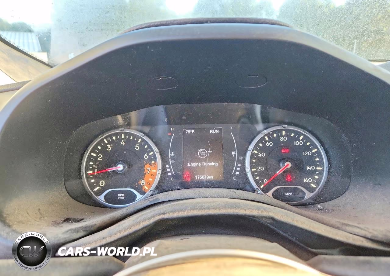 2018 Jeep Renegade Sport VIN:ZACCJBAH7JPG99424 - 9