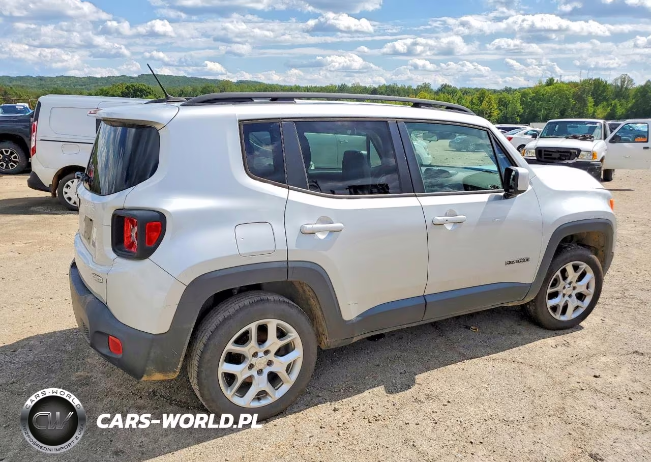 2015 Jeep Renegade Latitude VIN:ZACCJBBT1FPC30176 - 3