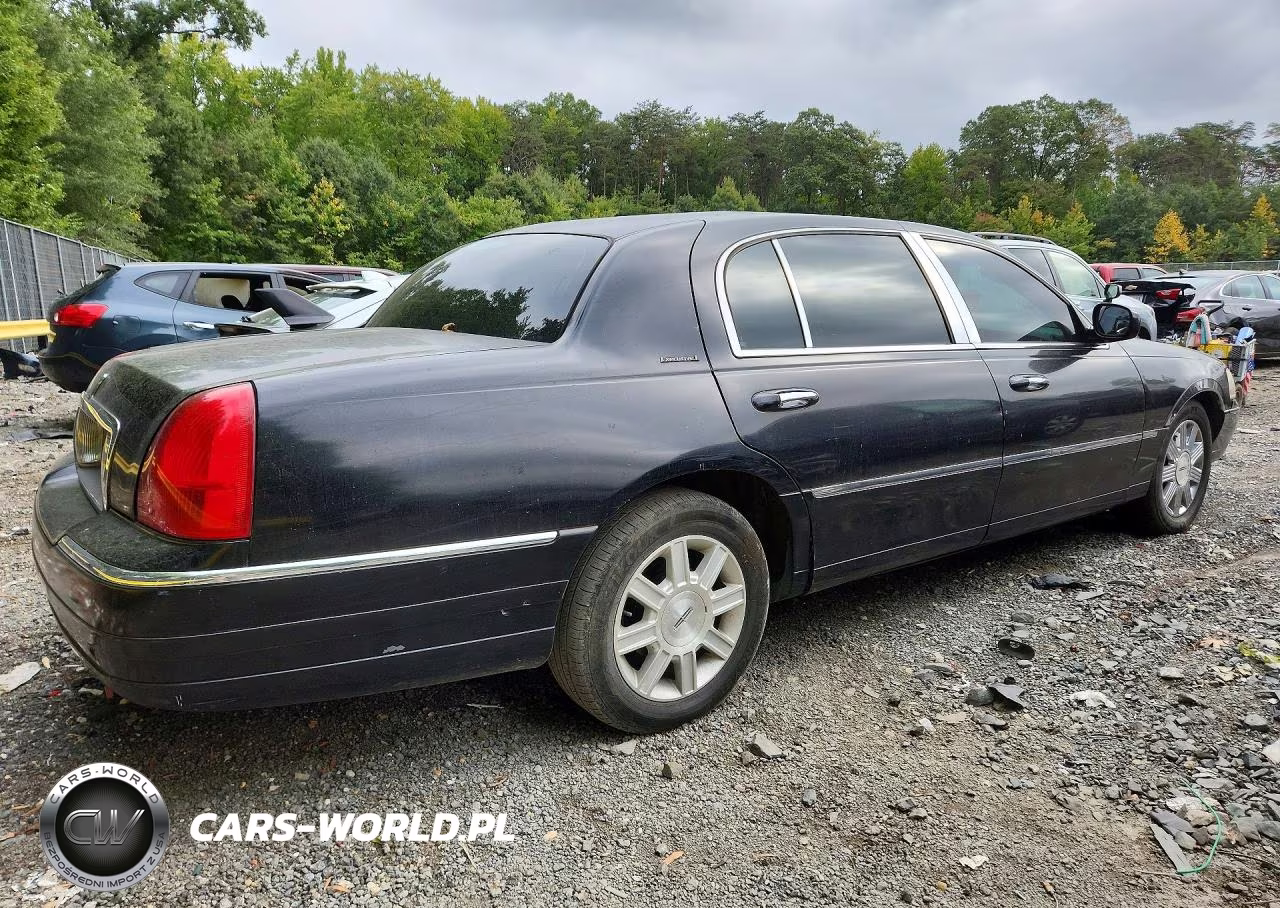 2006 Lincoln Town Car Executive L VIN:1LNHM84W26Y645971 - 3