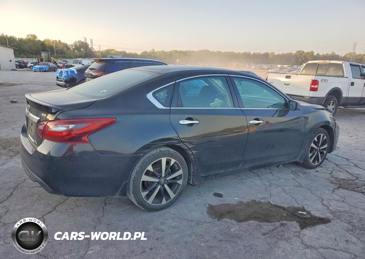 2018 Nissan Altima 2.5 Sr VIN:1N4AL3AP4JC182381 - 3
