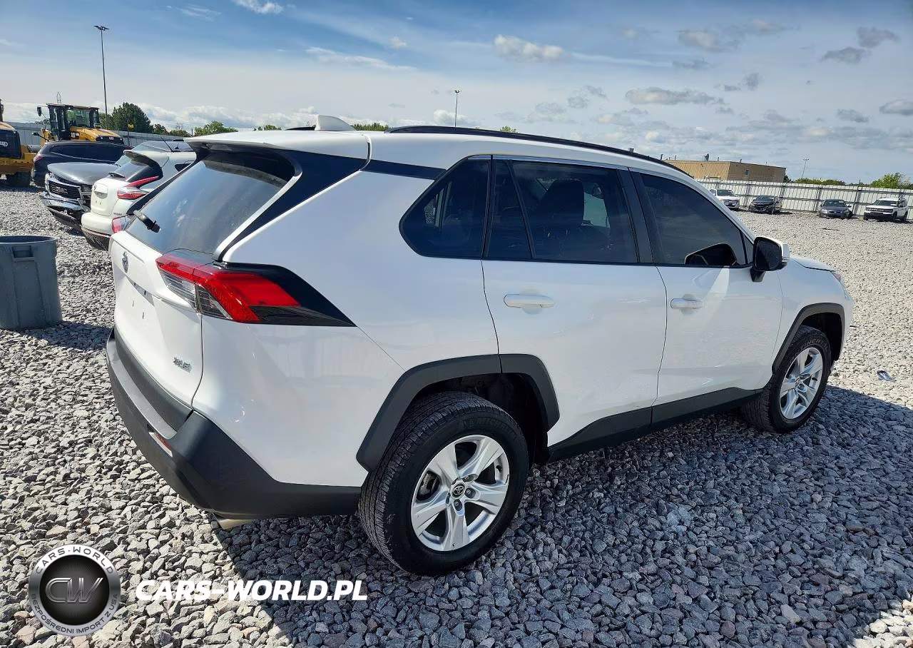 2021 Toyota Rav4 Xle VIN:2T3W1RFV2MW159117 - 3