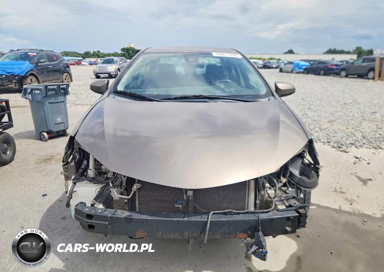 2017 Toyota Corolla Le VIN:2T1BURHE7HC886532 - 5