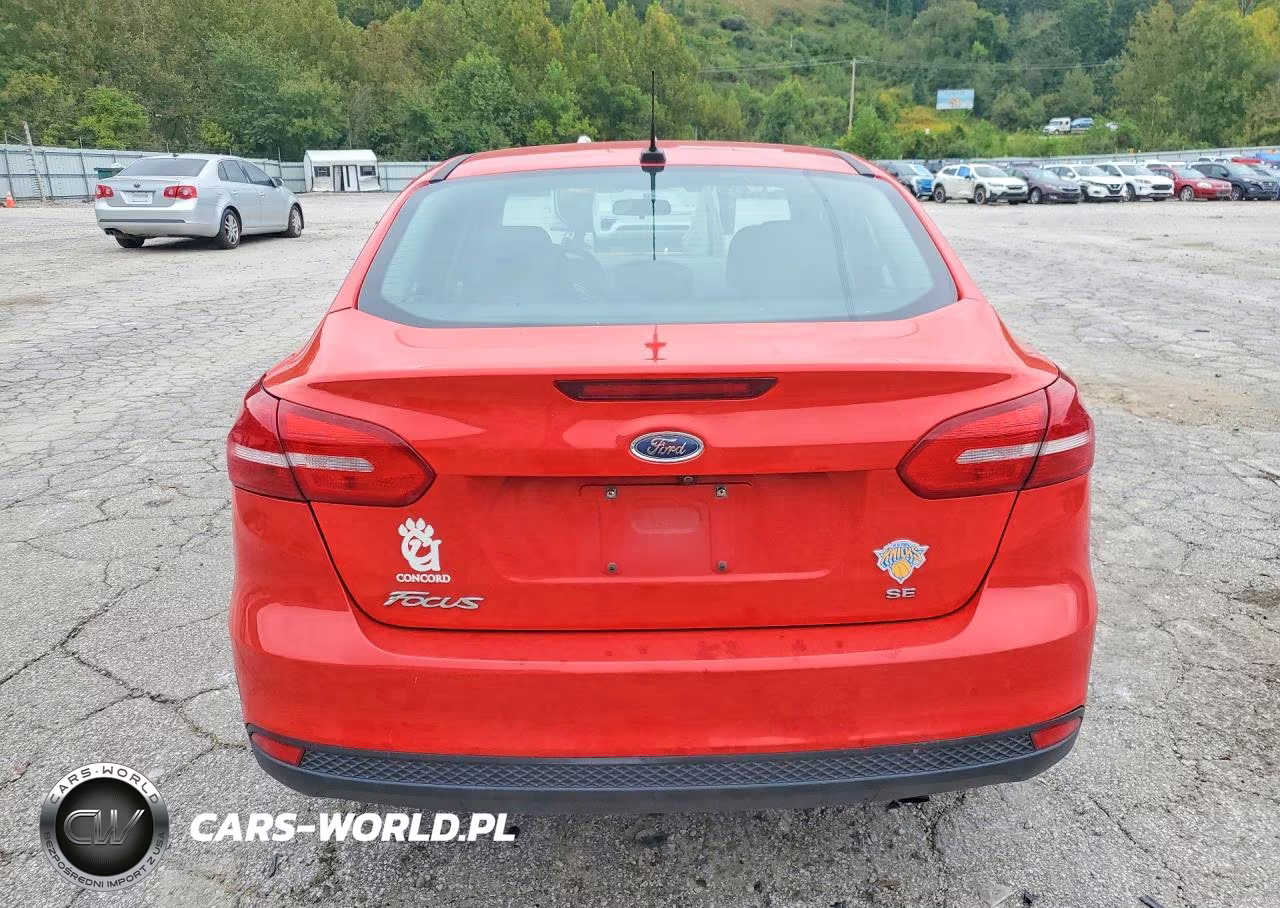 2016 Ford Focus Se VIN:1FADP3F26GL286068 - 6
