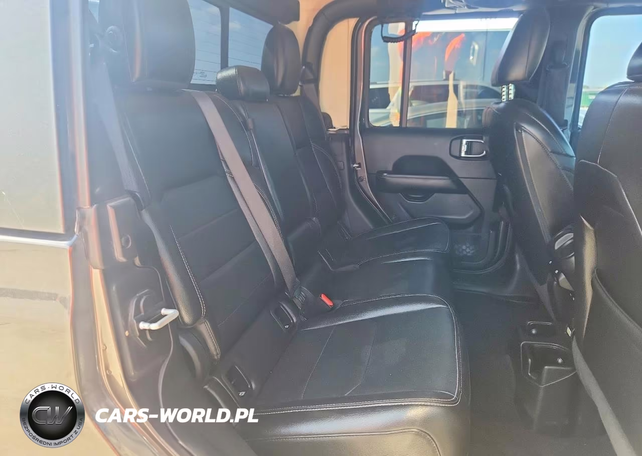 2020 Jeep Gladiator Overland VIN:1C6HJTFG7LL169612 - 10