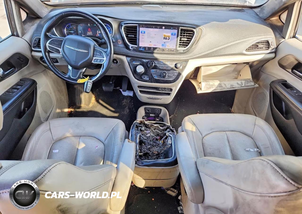 2021 Chrysler Pacifica Hybrid Touring L VIN:2C4RC1L76MR594084 - 8