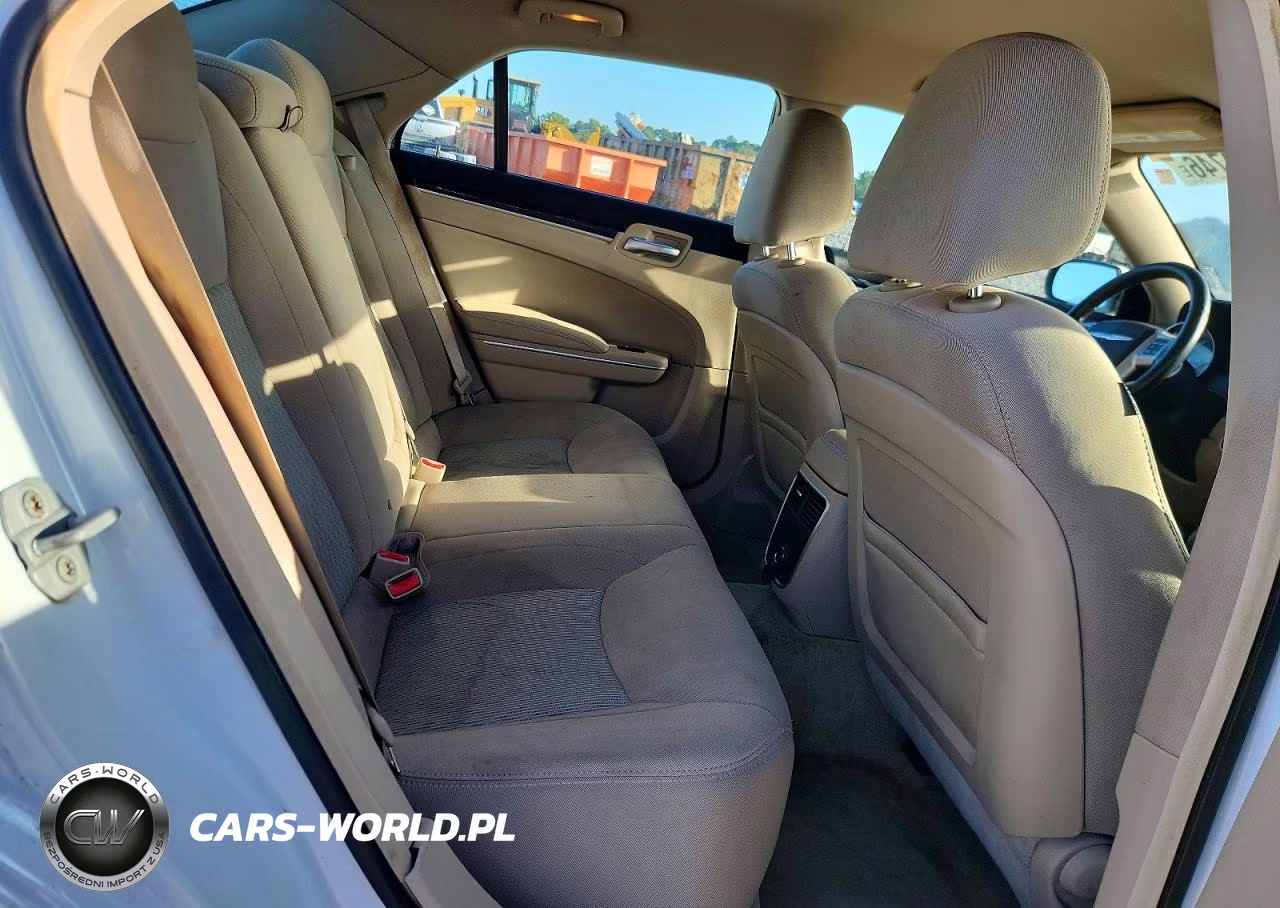 2012 Chrysler 300 VIN:2C3CCAAG6CH312270 - 10