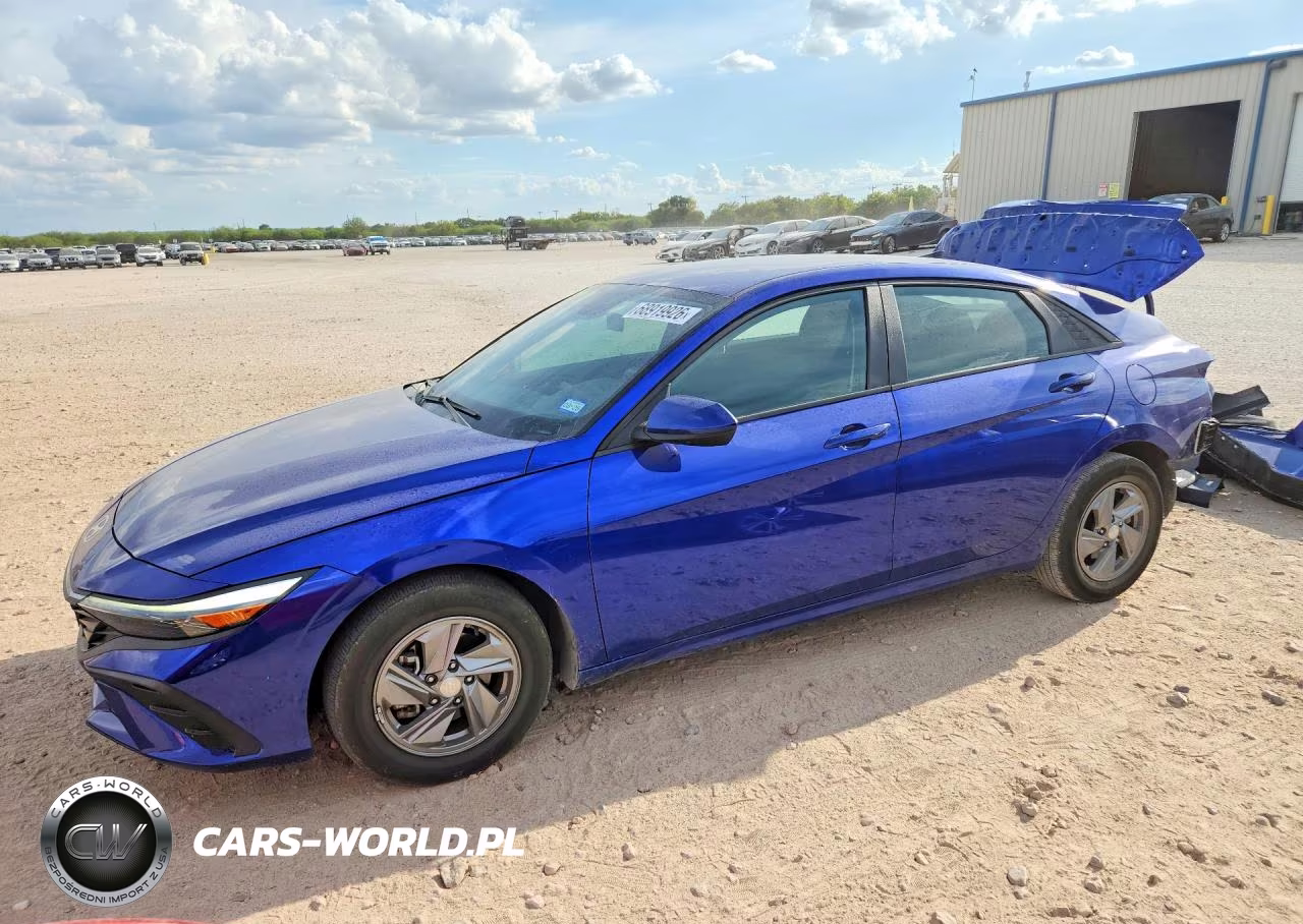 2025 Hyundai Elantra Se