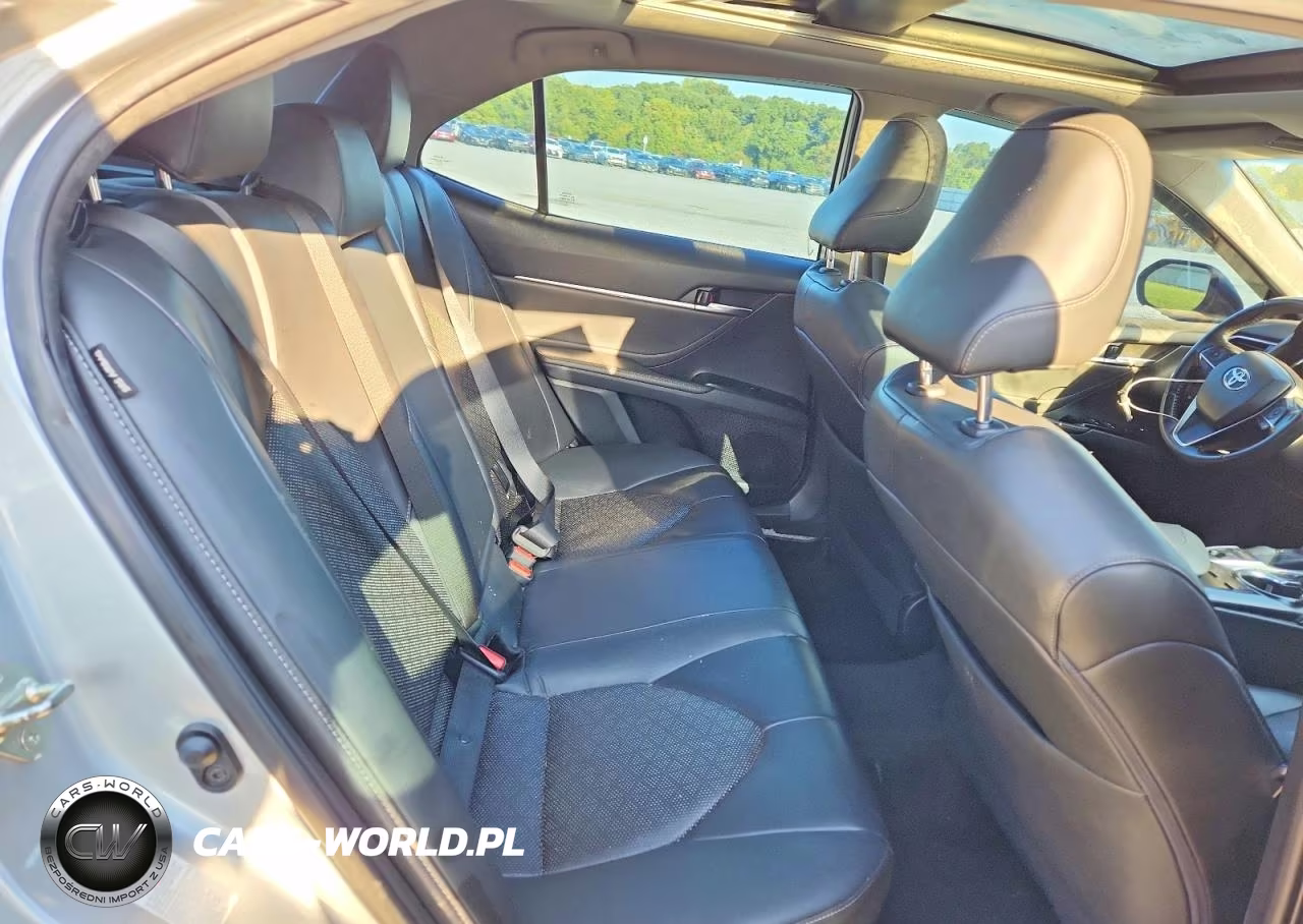 2018 Toyota Camry Xse VIN:4T1B61HK8JU511562 - 10