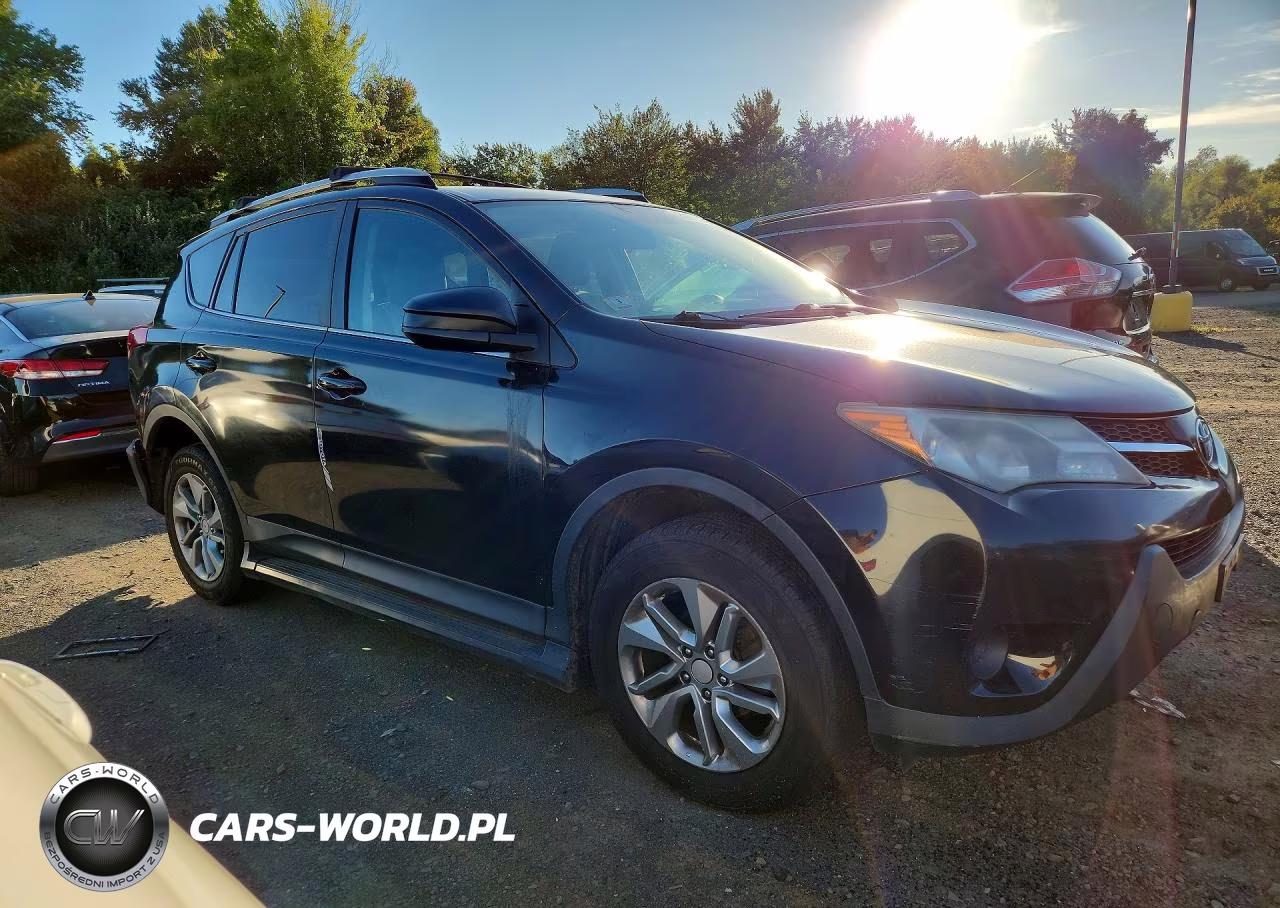 2015 Toyota Rav4 Le VIN:2T3BFREV6FW359700 - 4