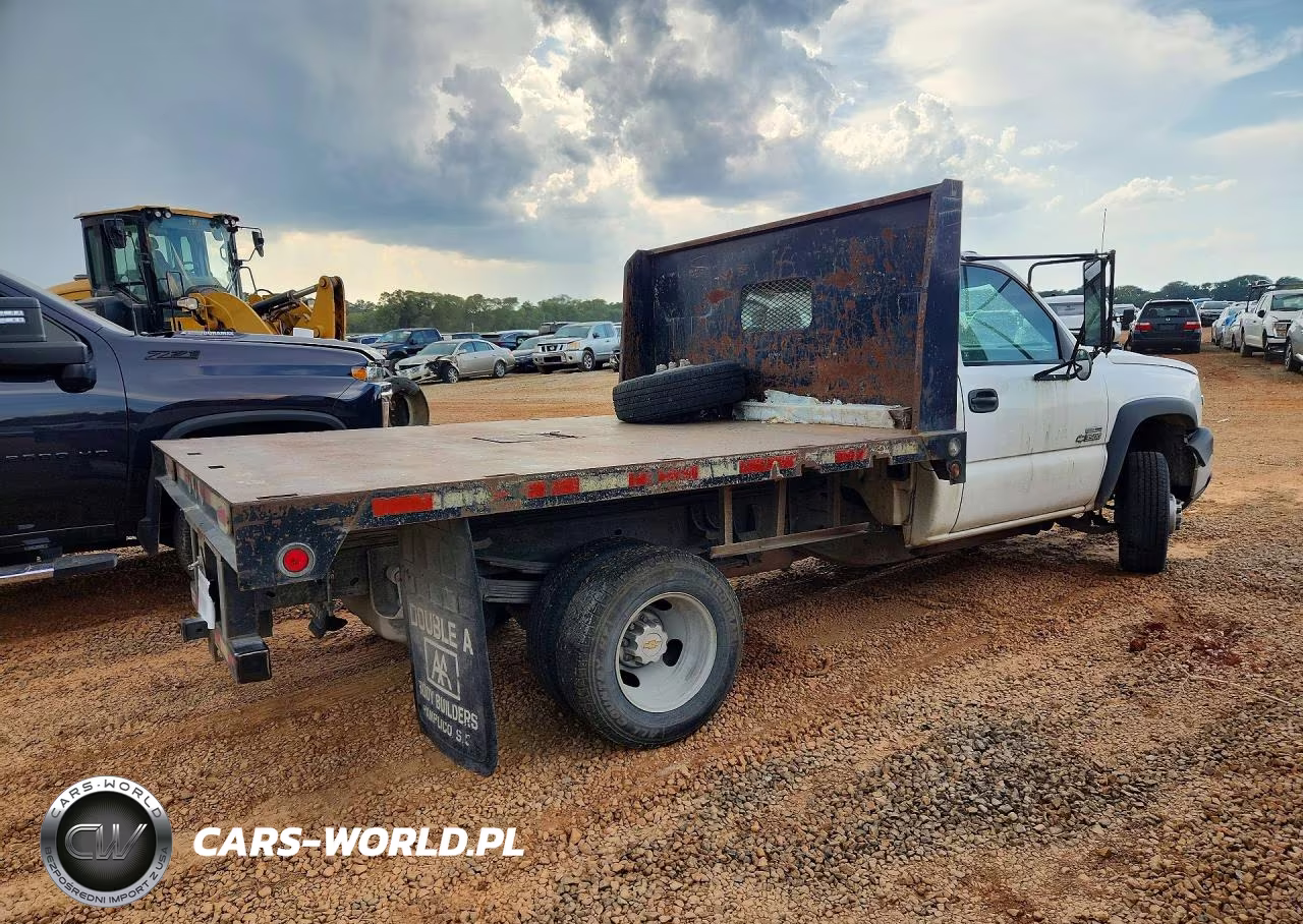 2007 Chevrolet Silverado C3500 VIN:1GBJC34D07E157734 - 3