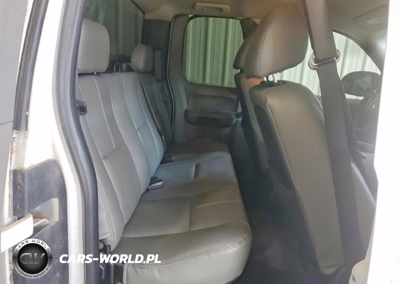 2008 Chevrolet Silverado C1500 VIN:2GCEC190481306883 - 10