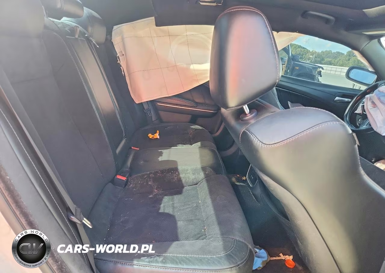 2019 Dodge Charger Scat Pack VIN:2C3CDXGJ2KH734330 - 10