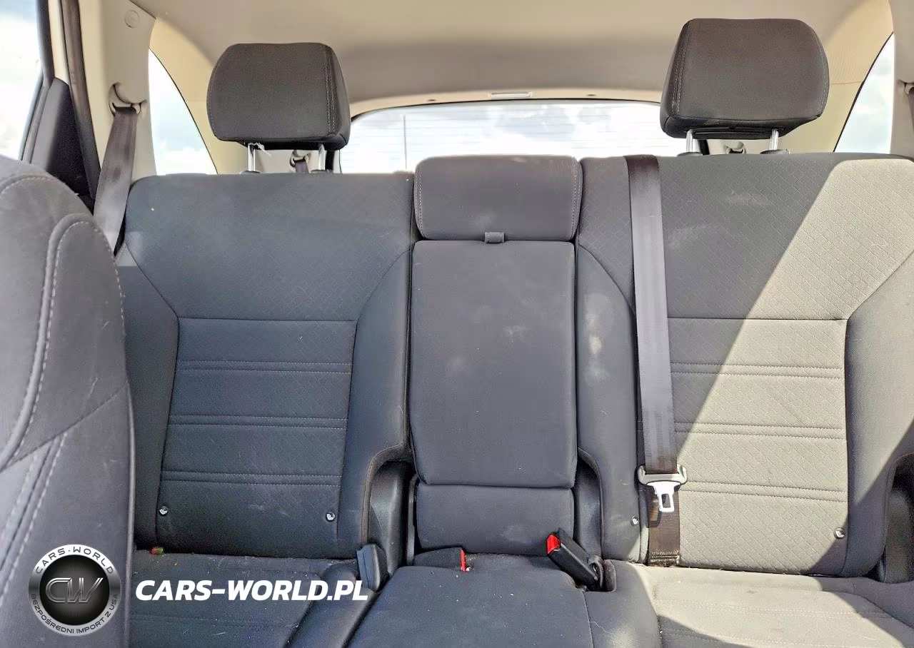 2020 Kia Sorento S VIN:5XYPGDA56LG618367 - 10