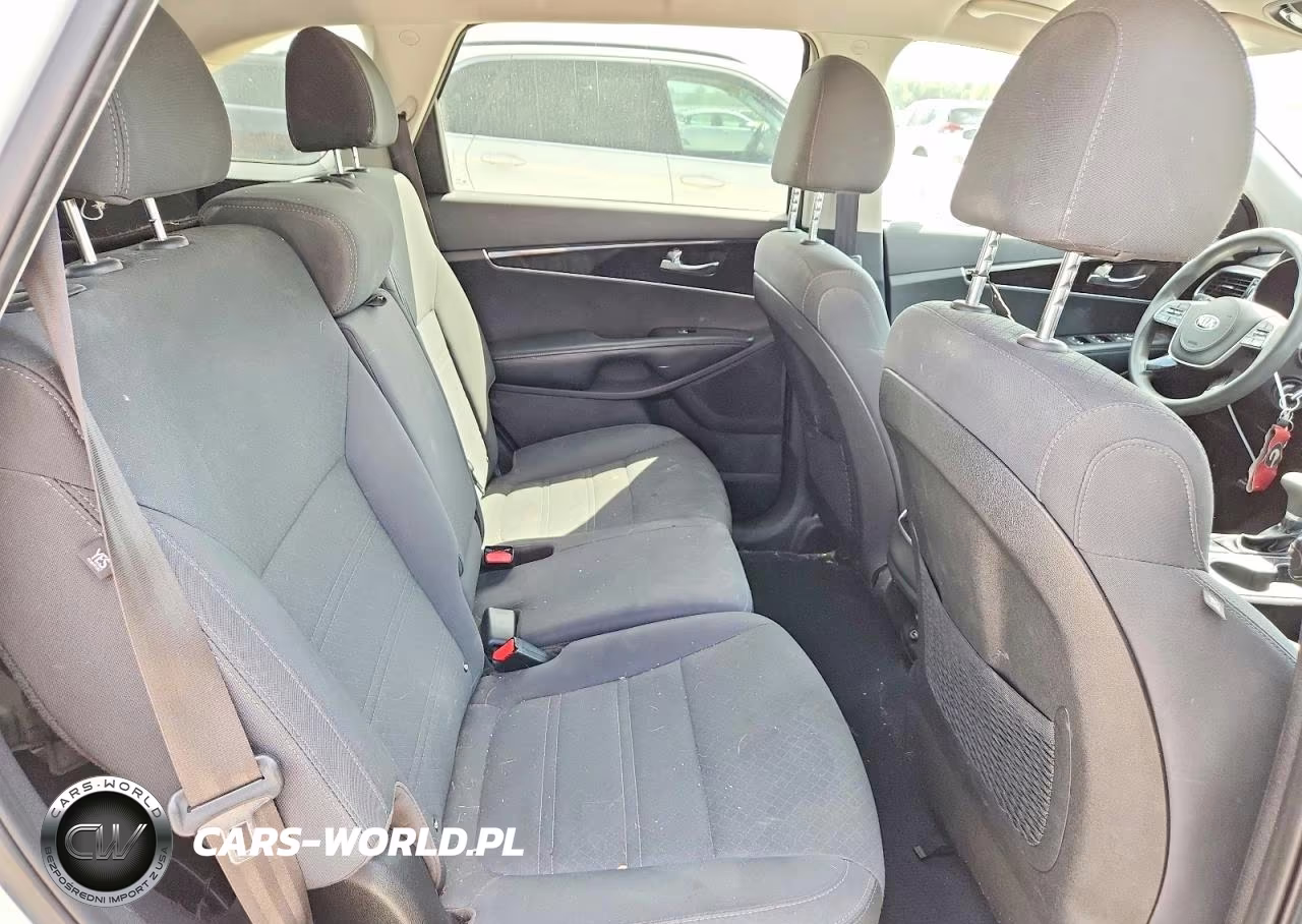 2020 Kia Sorento S VIN:5XYPGDA56LG618367 - 11