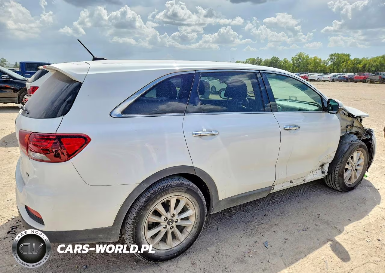 2020 Kia Sorento S VIN:5XYPGDA56LG618367 - 3