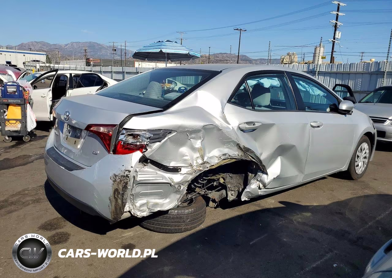 2017 Toyota Corolla Le VIN:5YFBURHE7HP677324 - 3
