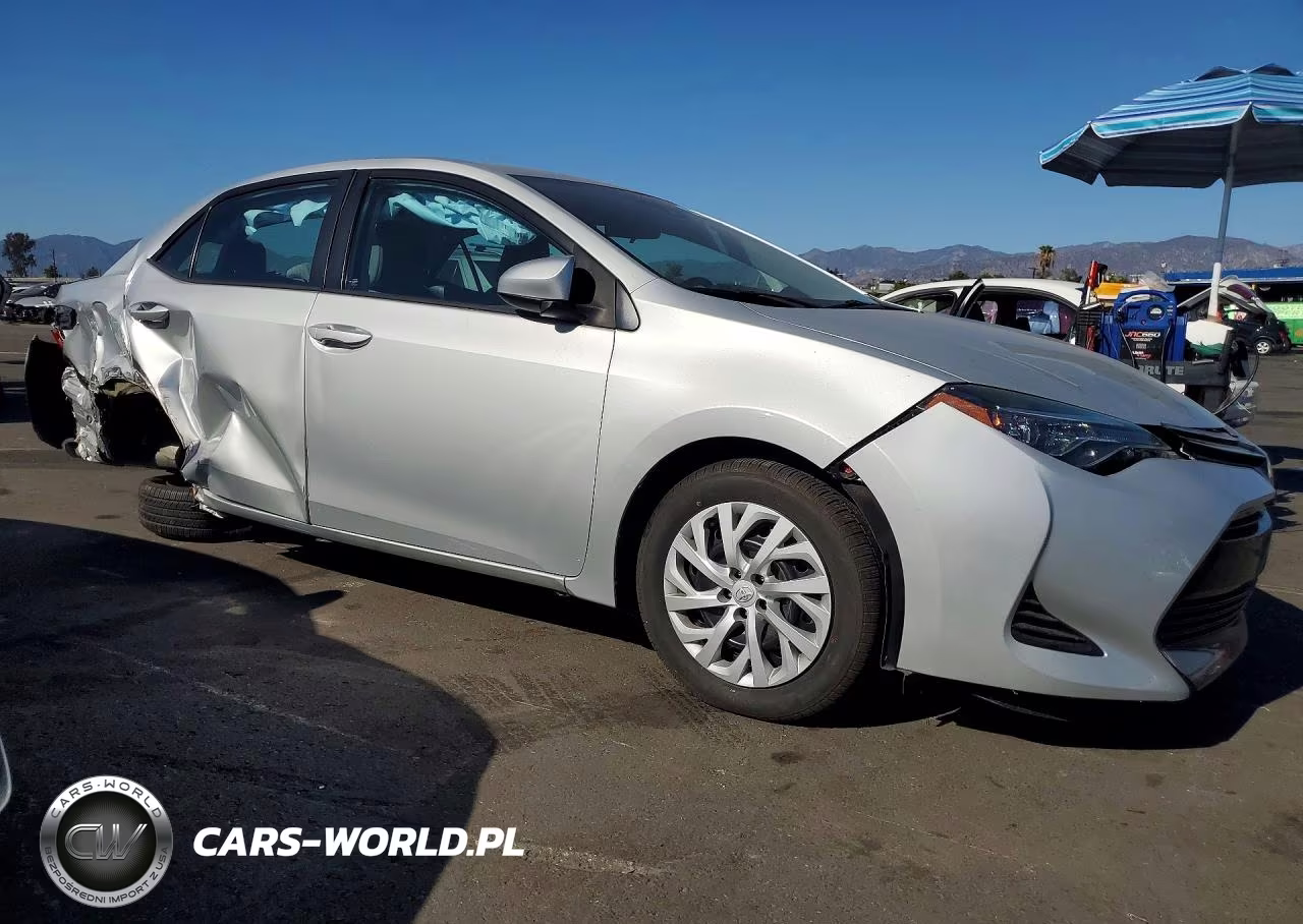 2017 Toyota Corolla Le VIN:5YFBURHE7HP677324 - 4