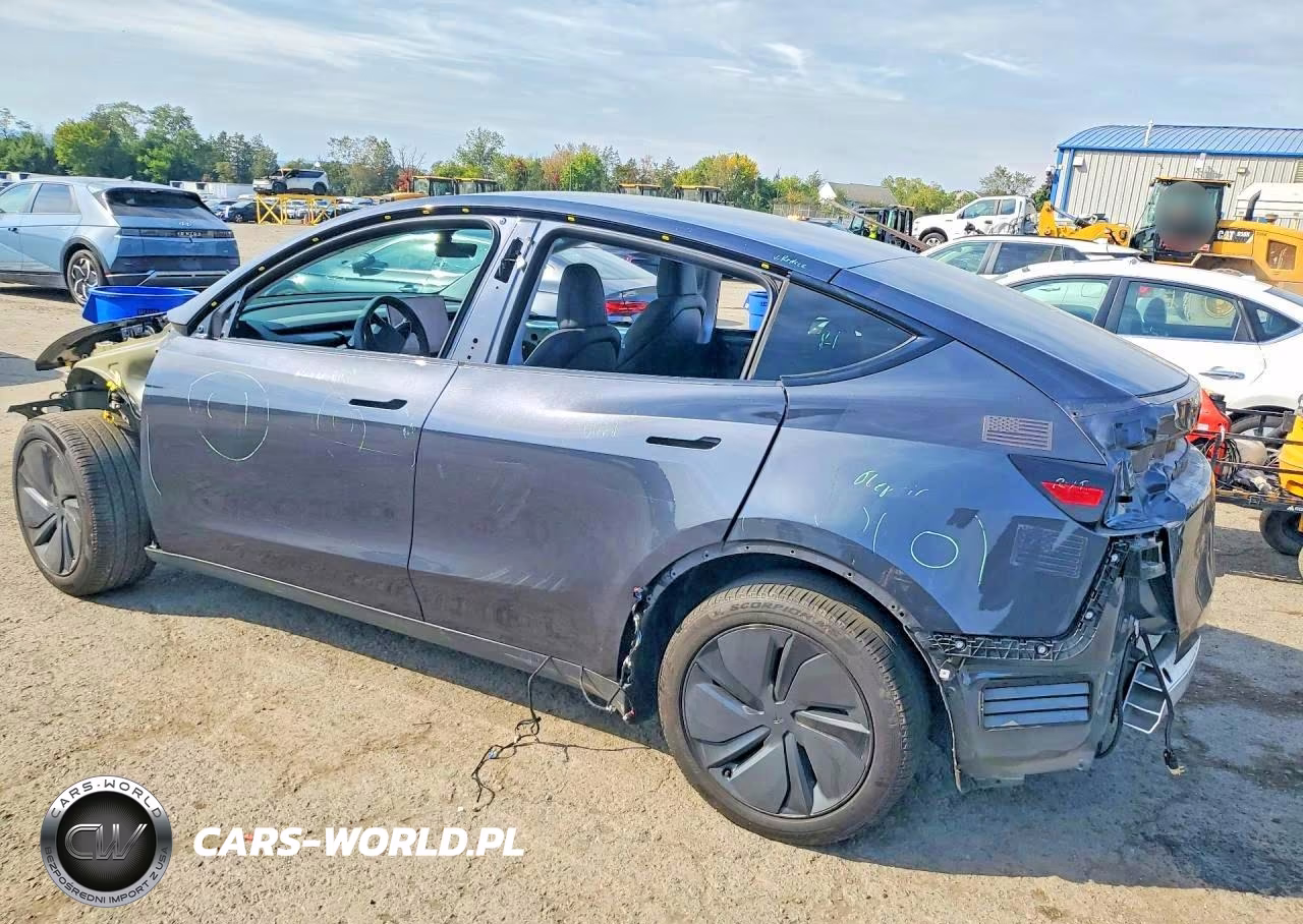 2026 Tesla Model Y VIN:7SAYGDED3TA417667 - 2