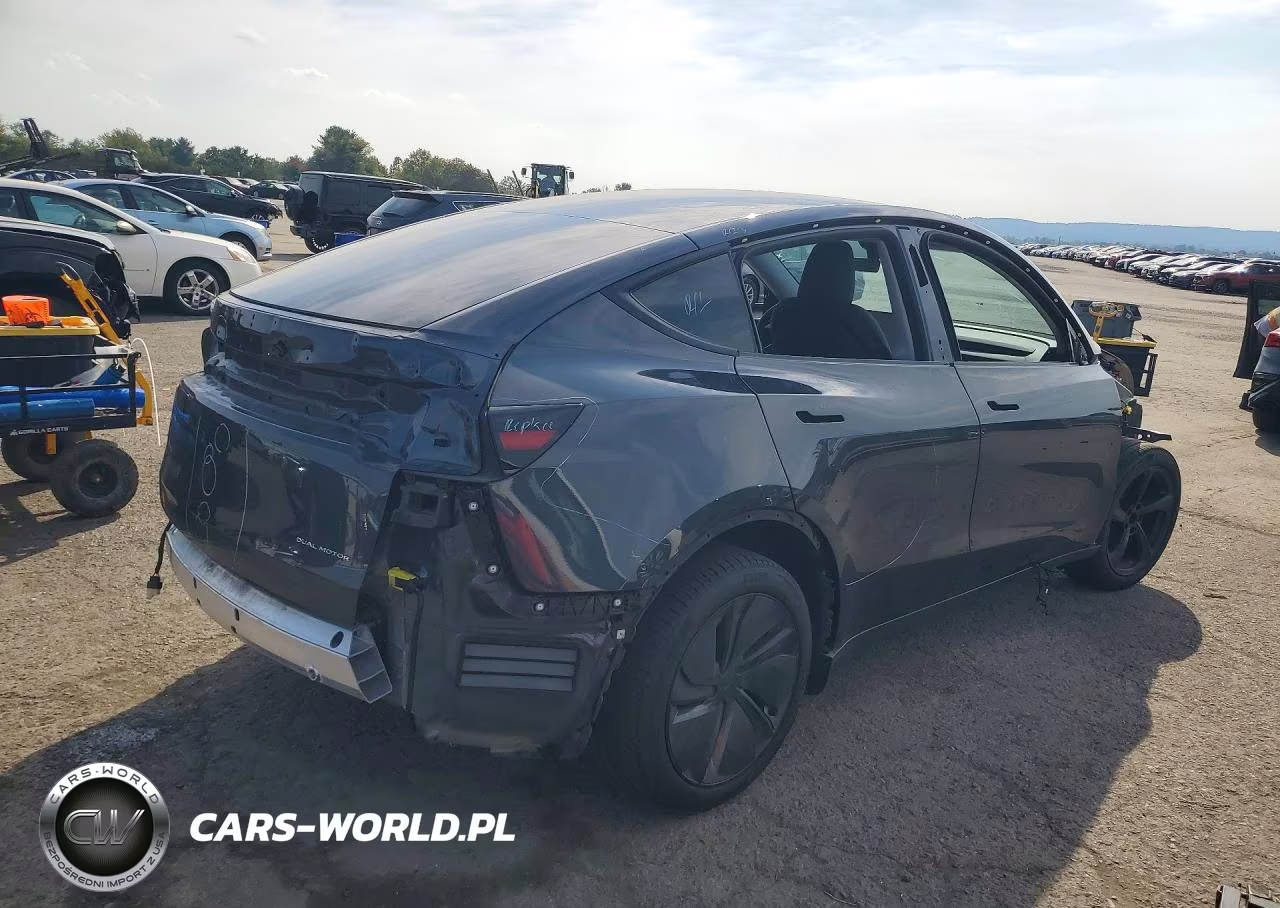 2026 Tesla Model Y VIN:7SAYGDED3TA417667 - 3