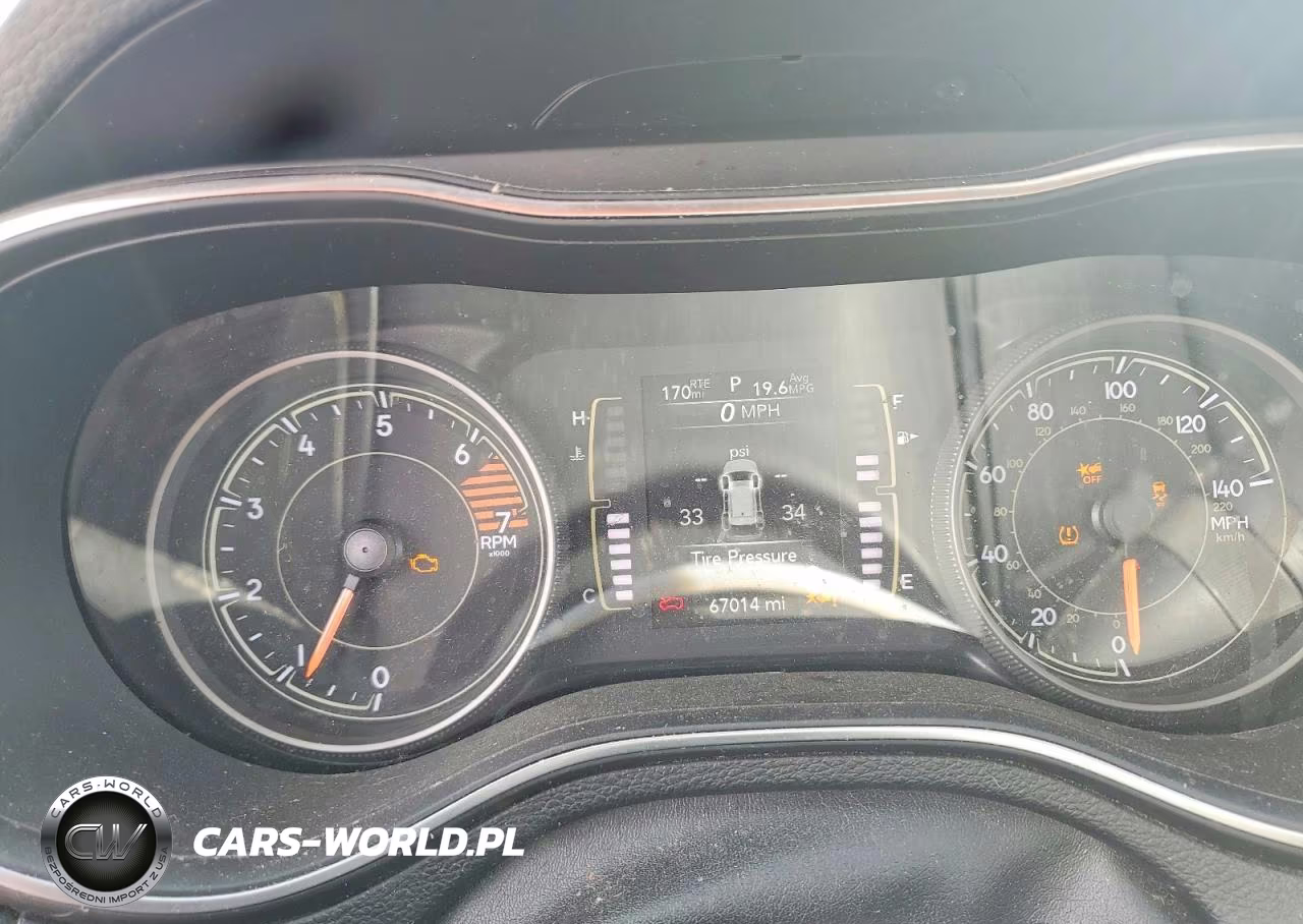 2021 Jeep Cherokee Latitude Plus VIN:1C4PJMLB0MD166405 - 9