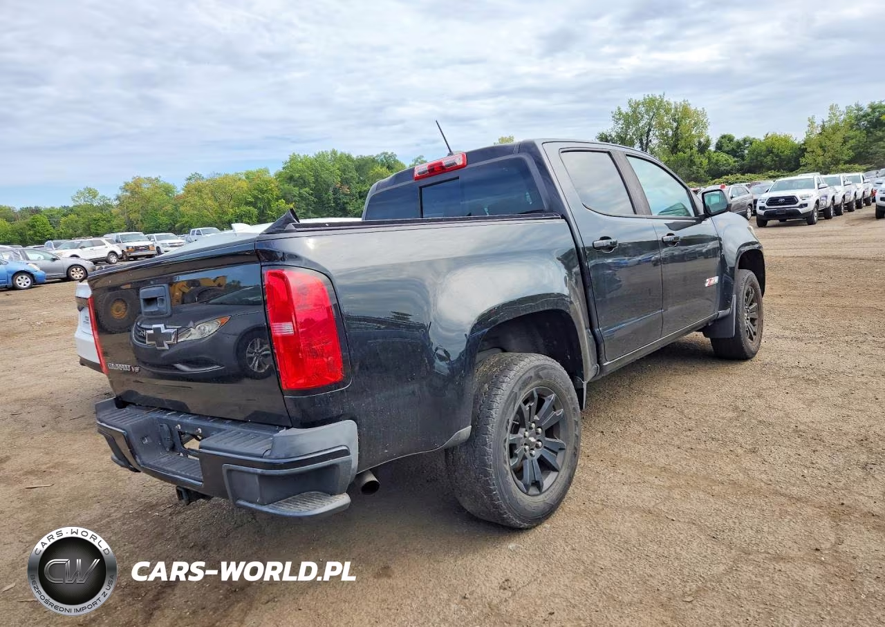 2018 Chevrolet Colorado Z71 VIN:1GCGTDEN3J1176473 - 3