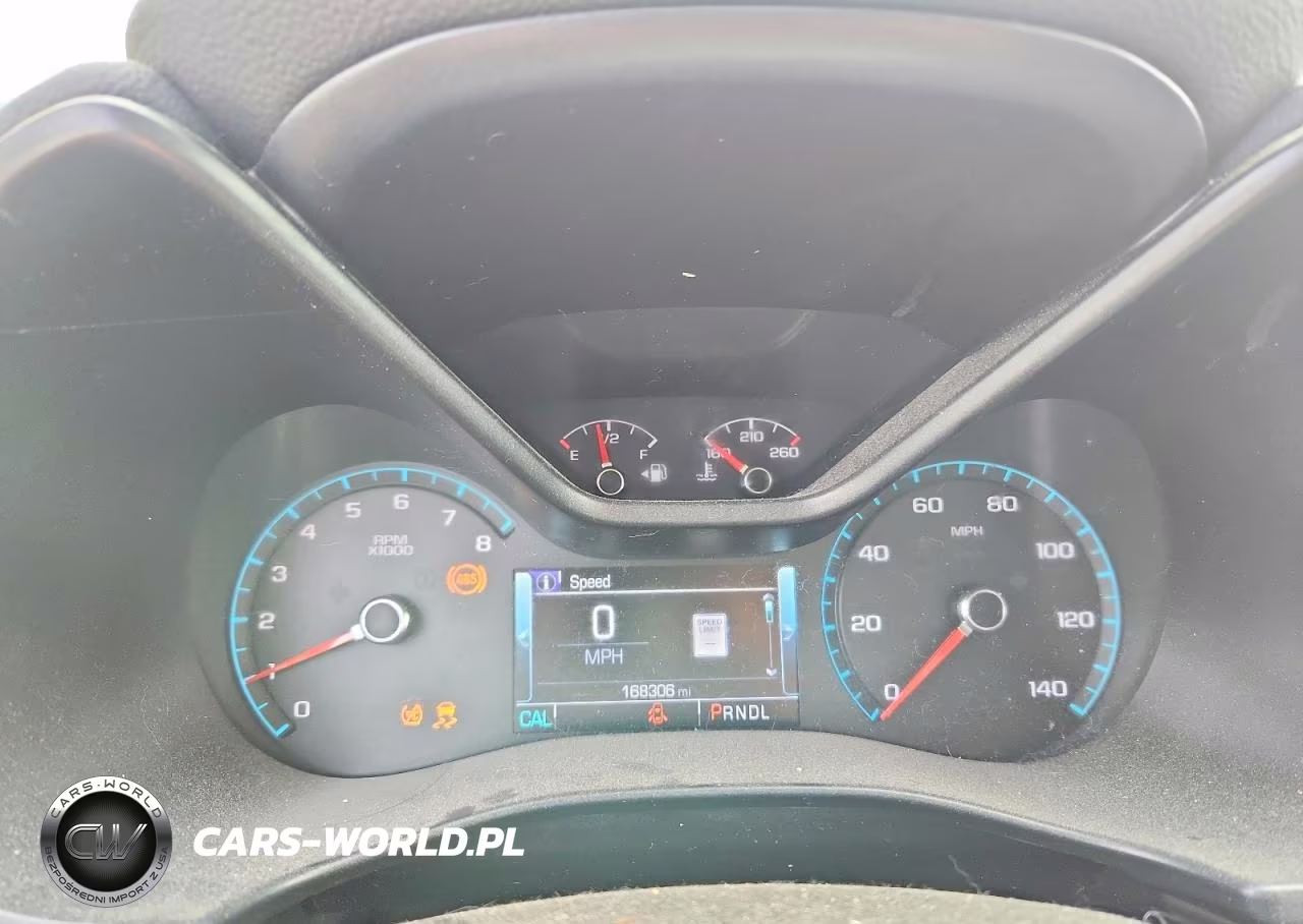 2018 Chevrolet Colorado Z71 VIN:1GCGTDEN3J1176473 - 9