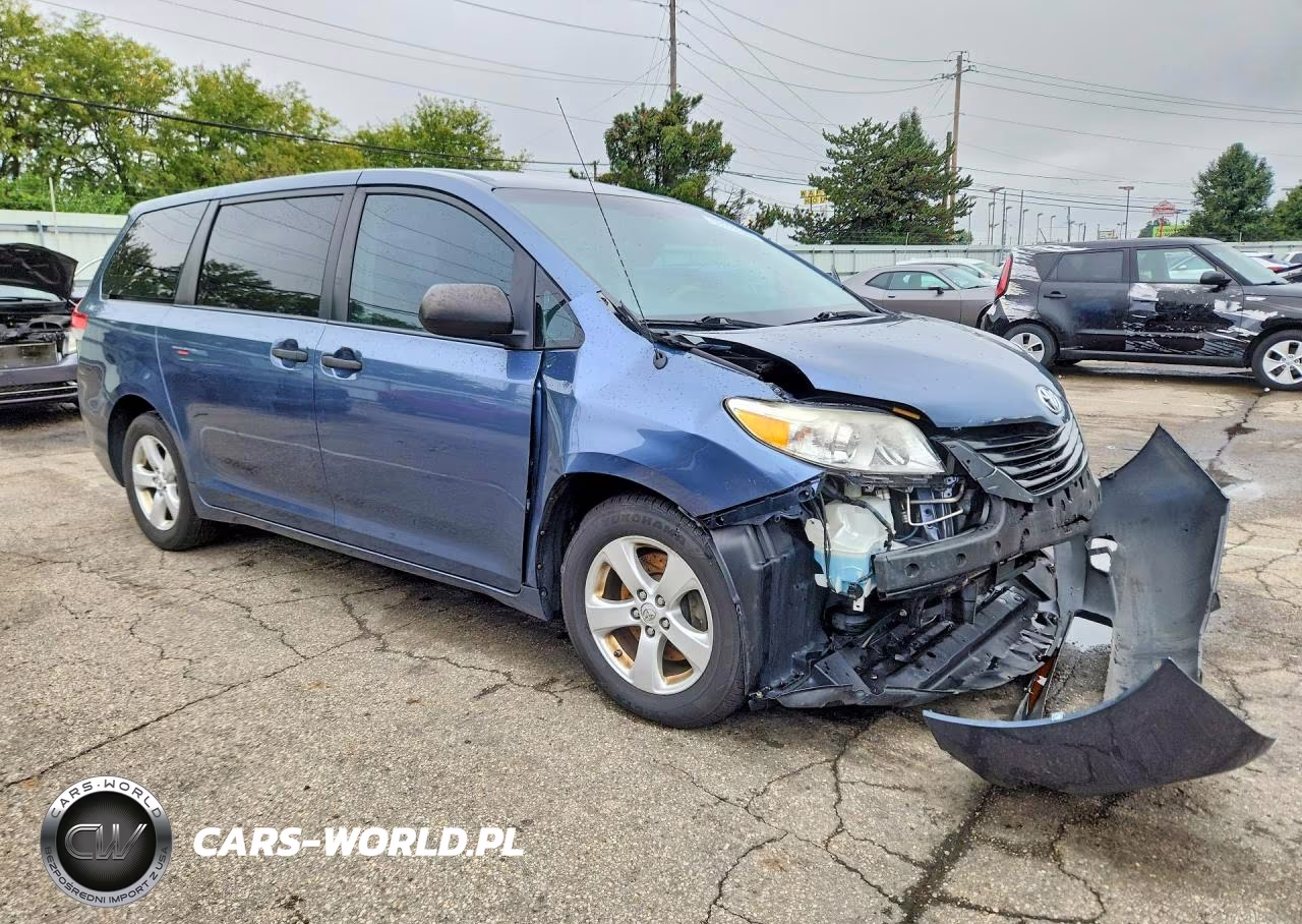 2014 Toyota Sienna L 7-Passenger VIN:5TDZK3DCXES433773 - 4