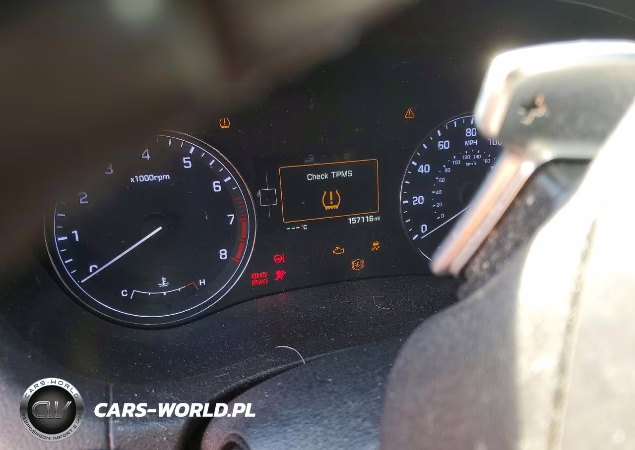 2016 Hyundai Genesis 3.8L VIN:KMHGN4JE4GU139595 - 9