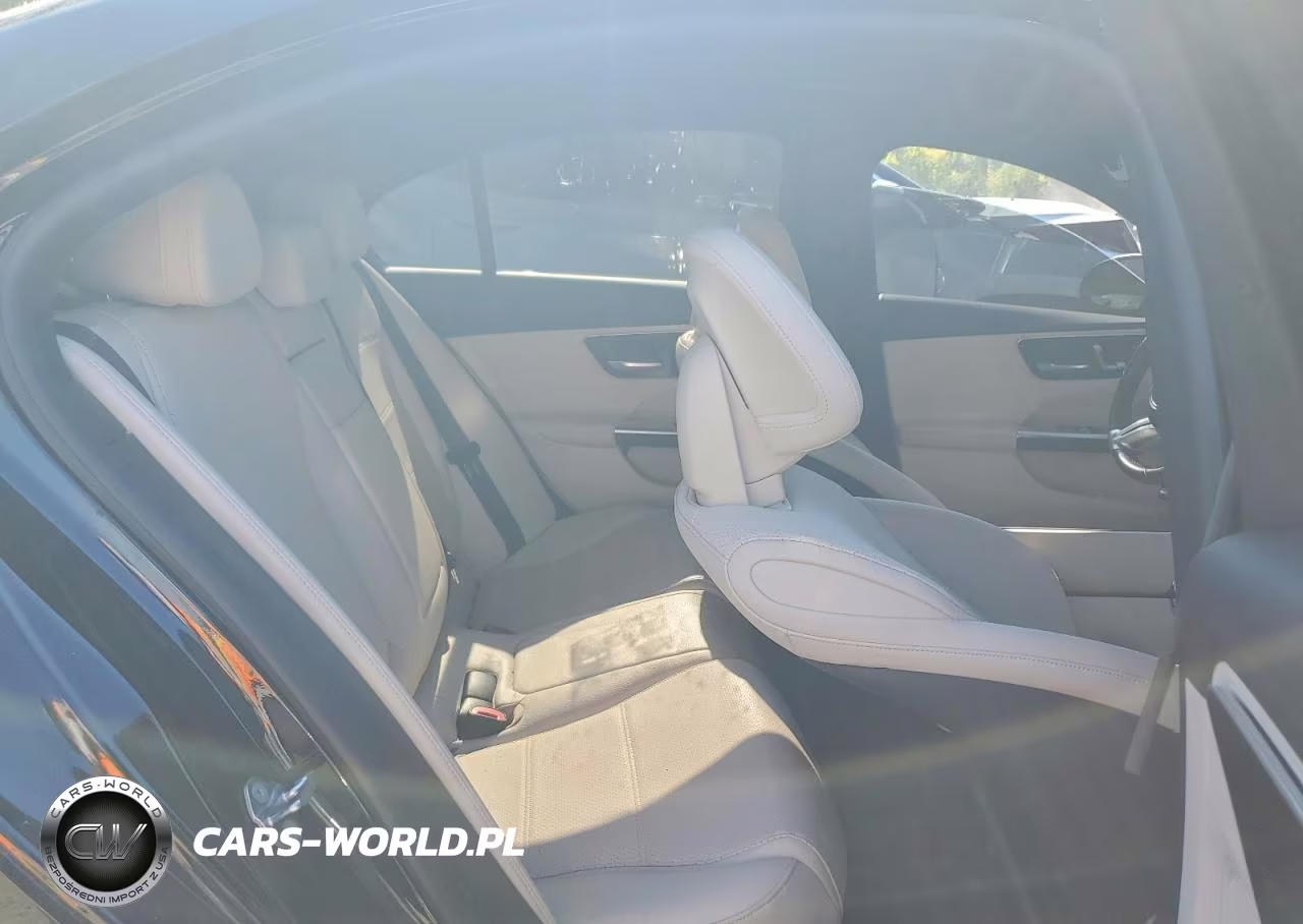 2022 Mercedes-Benz C 300 4Matic VIN:W1KAF4HB8NR063114 - 10