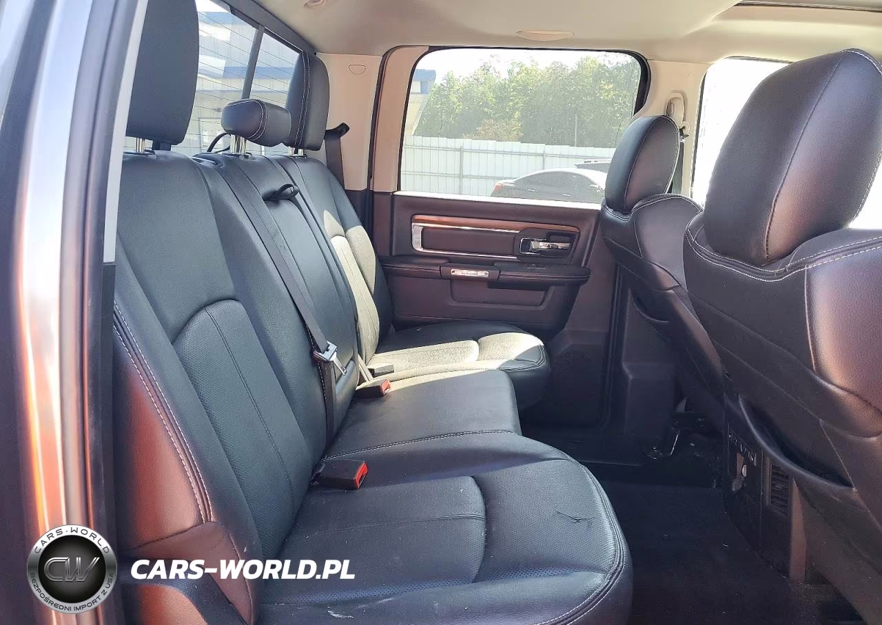 2018 Ram 1500 Laramie VIN:1C6RR7NT1JS262227 - 10