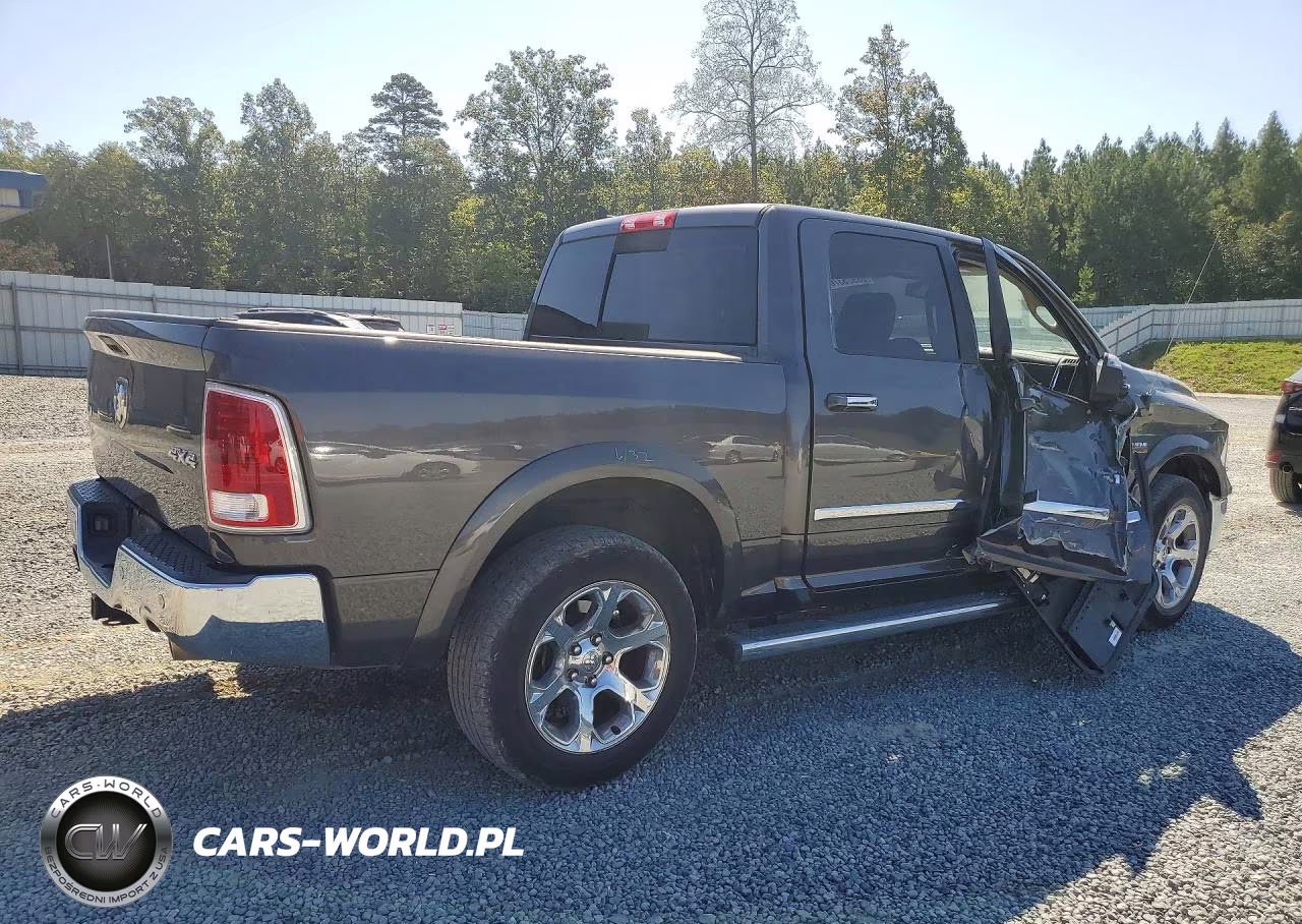 2018 Ram 1500 Laramie VIN:1C6RR7NT1JS262227 - 3