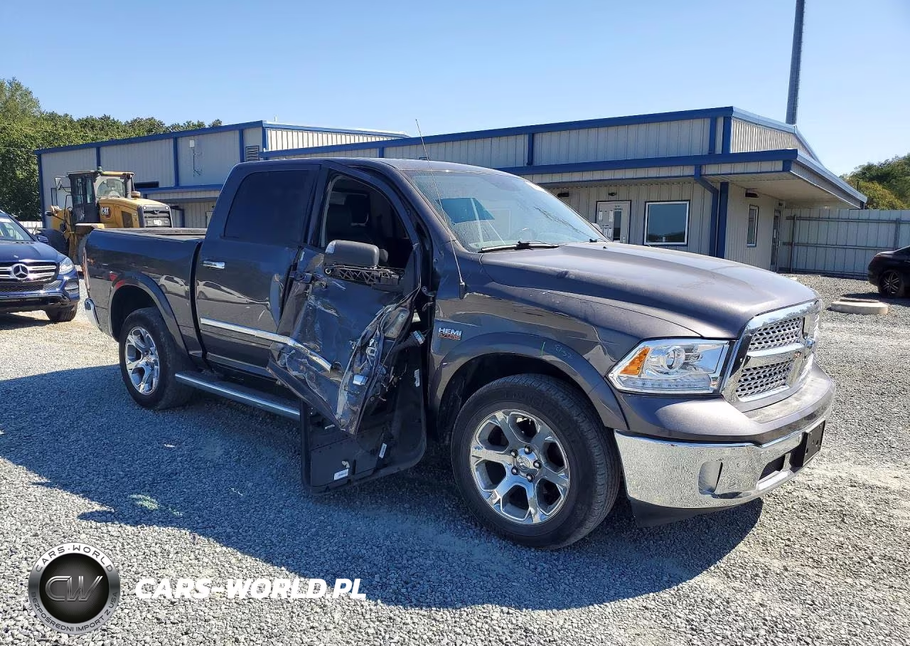 2018 Ram 1500 Laramie VIN:1C6RR7NT1JS262227 - 4