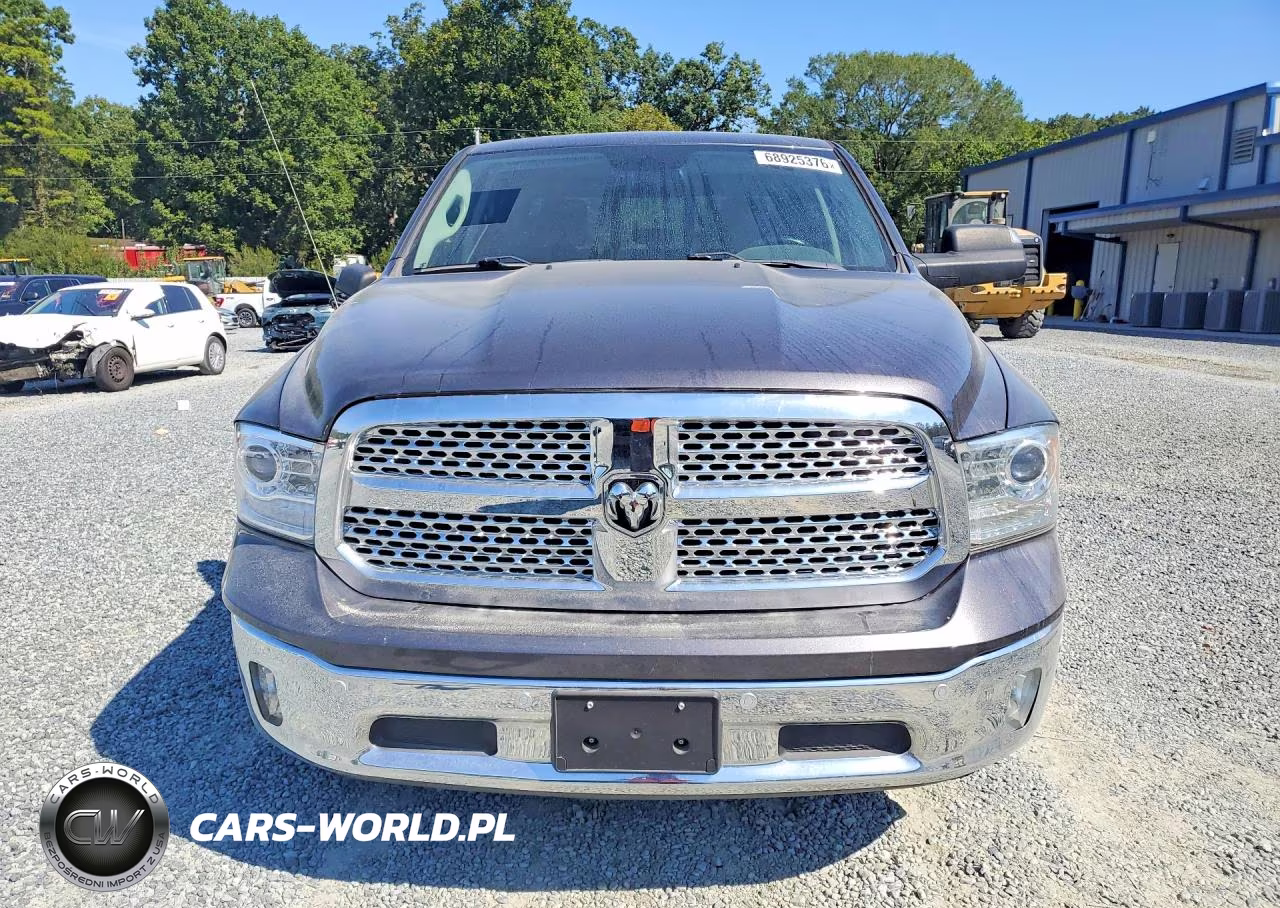 2018 Ram 1500 Laramie VIN:1C6RR7NT1JS262227 - 5