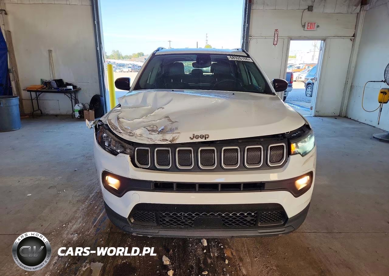 2022 Jeep Compass Latitude Lux VIN:3C4NJDFB6NT129227 - 5