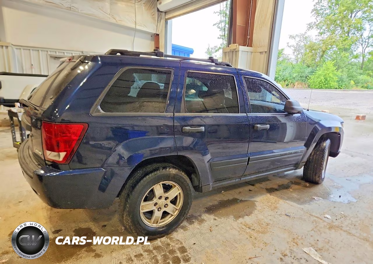 2005 Jeep Grand Cherokee Laredo VIN:1J4GR48K55C512855 - 3
