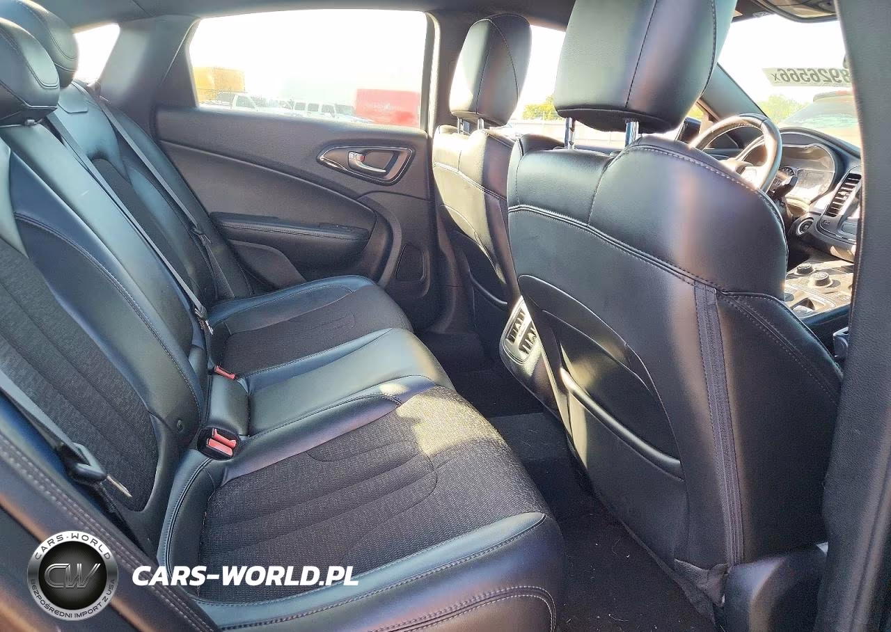 2015 Chrysler 200 S VIN:1C3CCCBB1FN654624 - 10