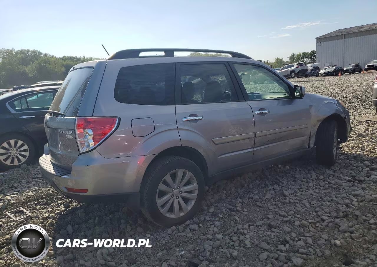 2011 Subaru Forester 2.5X Premium VIN:JF2SHADC9BH738252 - 3