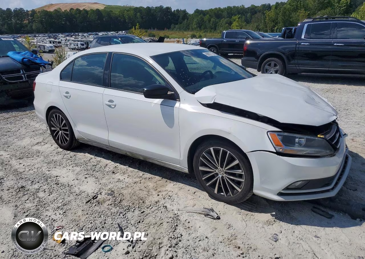 2016 Volkswagen Jetta Sport VIN:3VWD17AJ8GM278373 - 4