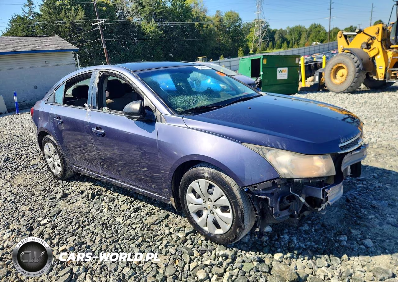 2014 Chevrolet Cruze Ls VIN:1G1PA5SG9E7347837 - 4