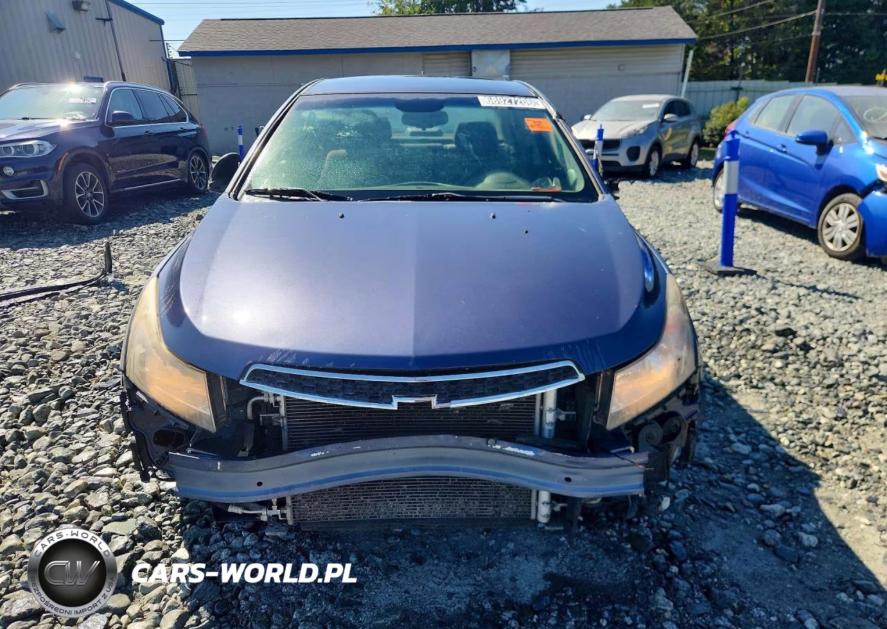 2014 Chevrolet Cruze Ls VIN:1G1PA5SG9E7347837 - 5
