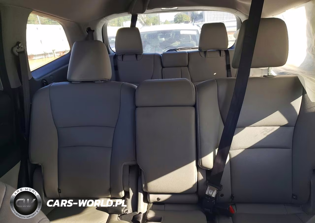 2017 Honda Pilot Touring VIN:5FNYF5H90HB005827 - 10