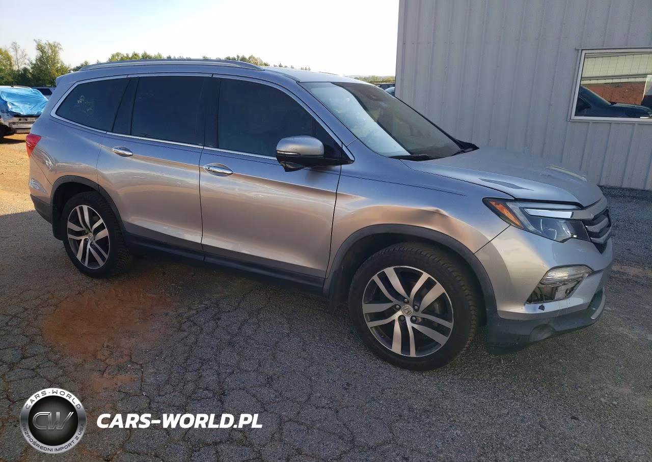 2017 Honda Pilot Touring VIN:5FNYF5H90HB005827 - 4
