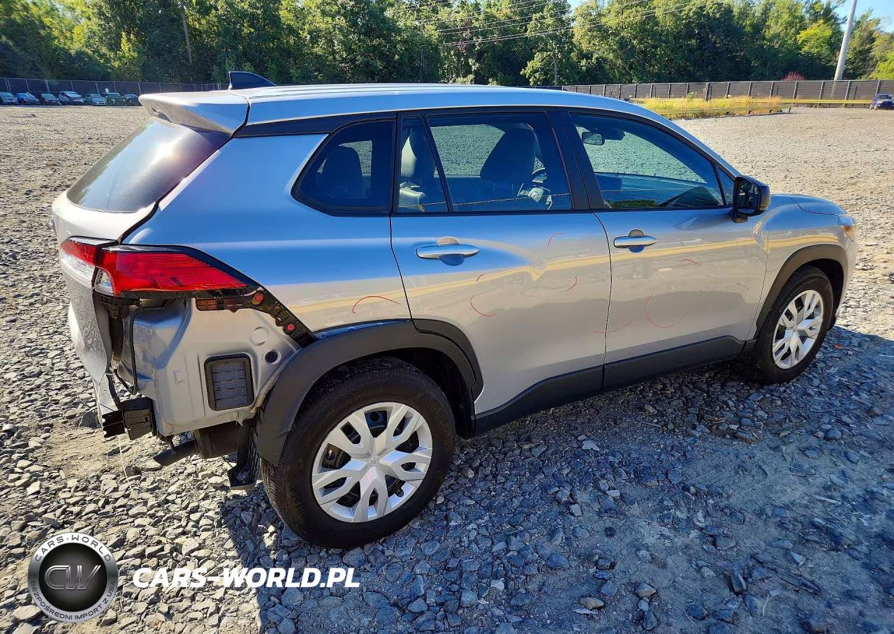 2024 Toyota Corolla Cross L VIN:7MUAAAAG2RV093784 - 3