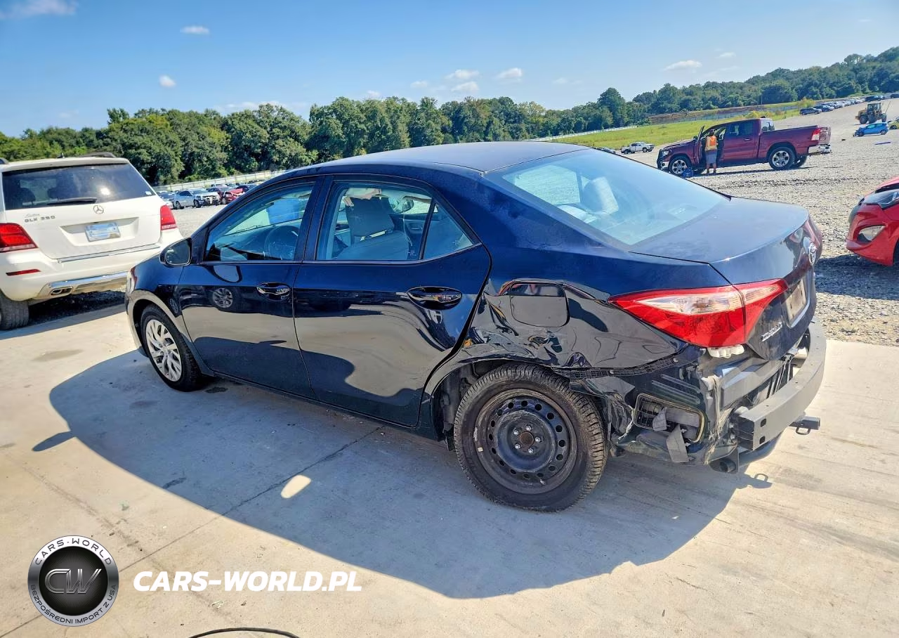 2018 Toyota Corolla Le VIN:5YFBURHE6JP819829 - 2