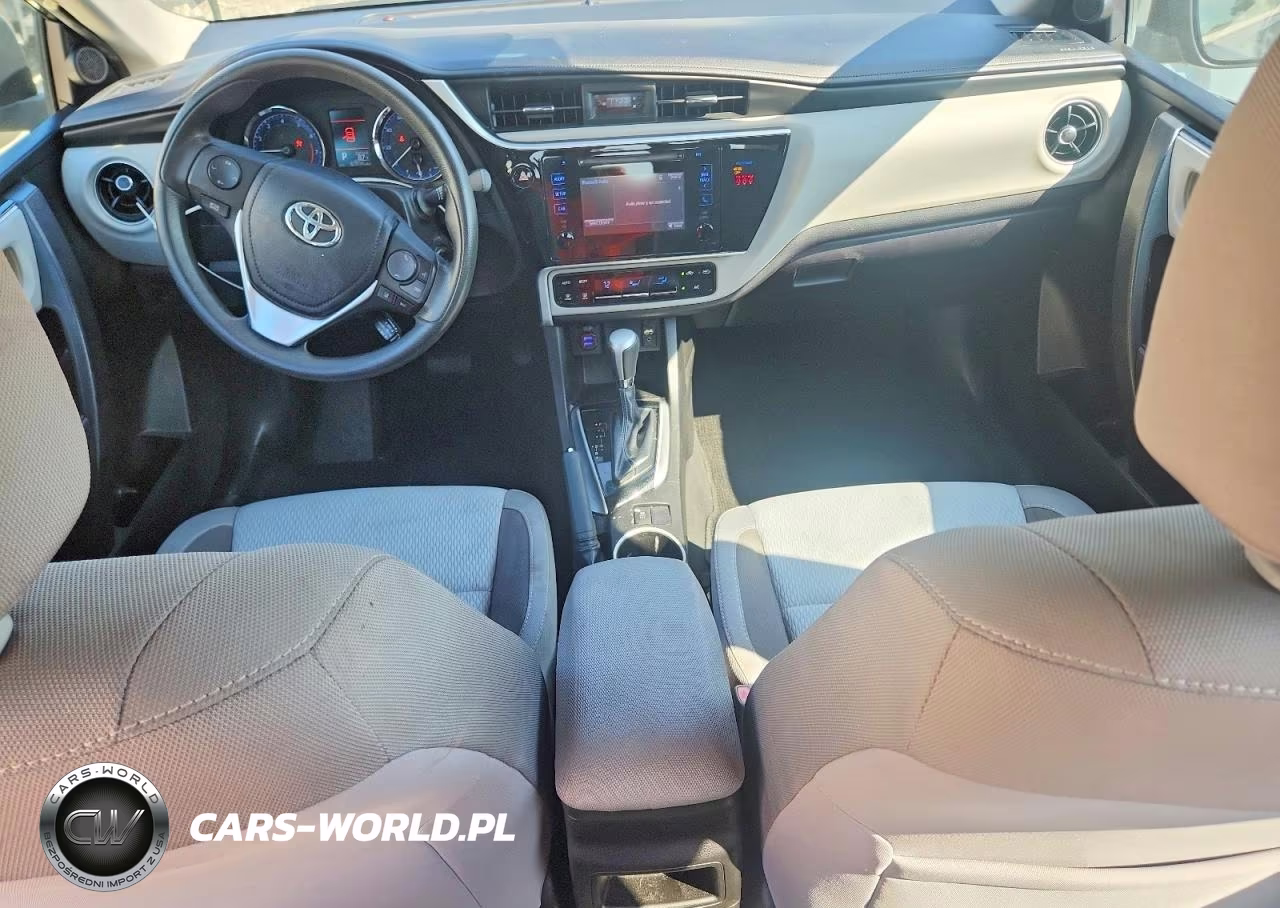 2018 Toyota Corolla Le VIN:5YFBURHE6JP819829 - 8