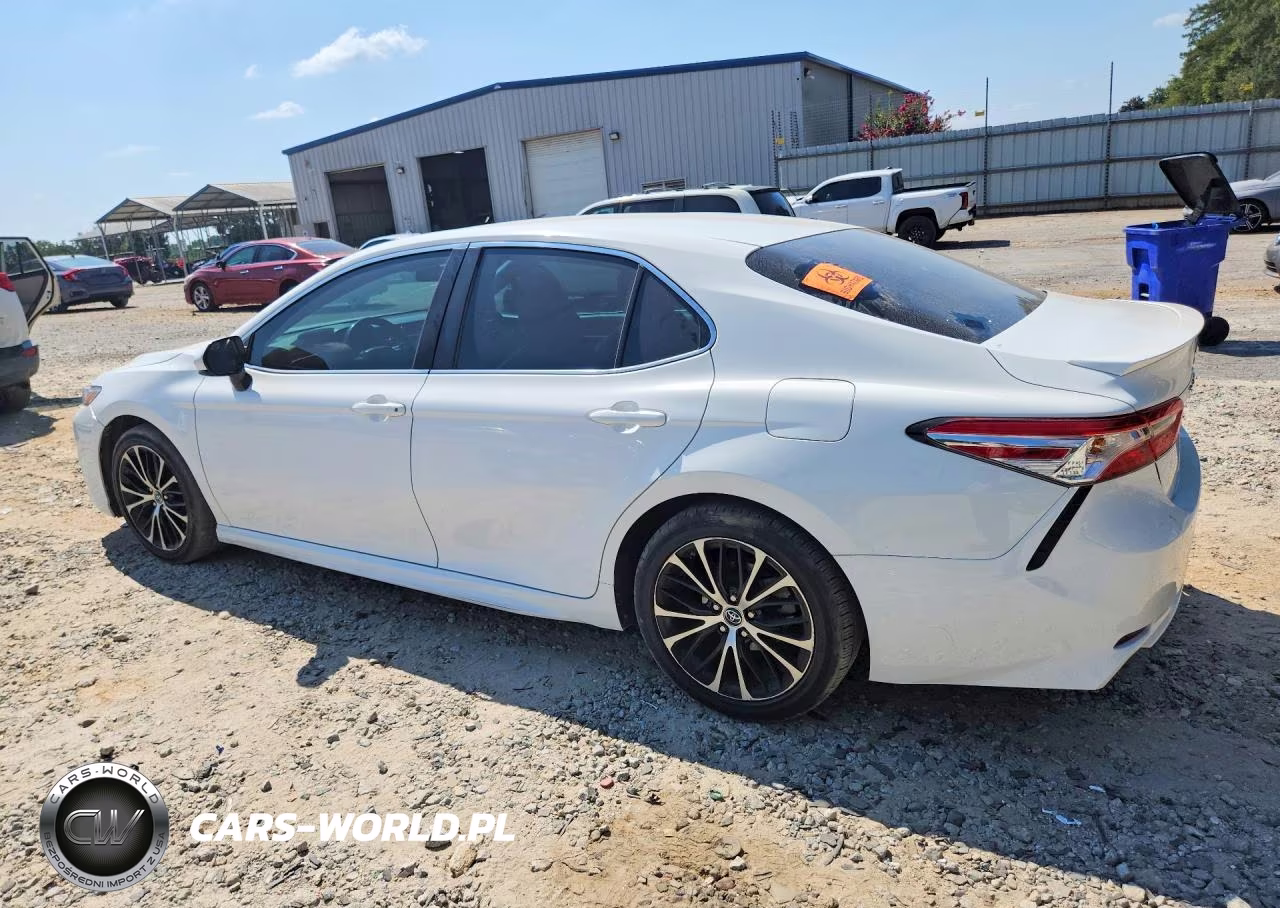 2018 Toyota Camry Se VIN:4T1B11HK1JU639513 - 2